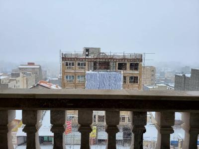 آپارتمان ۱۱۷ متری طبقه ۷ برج بهارستان رو به بلوار